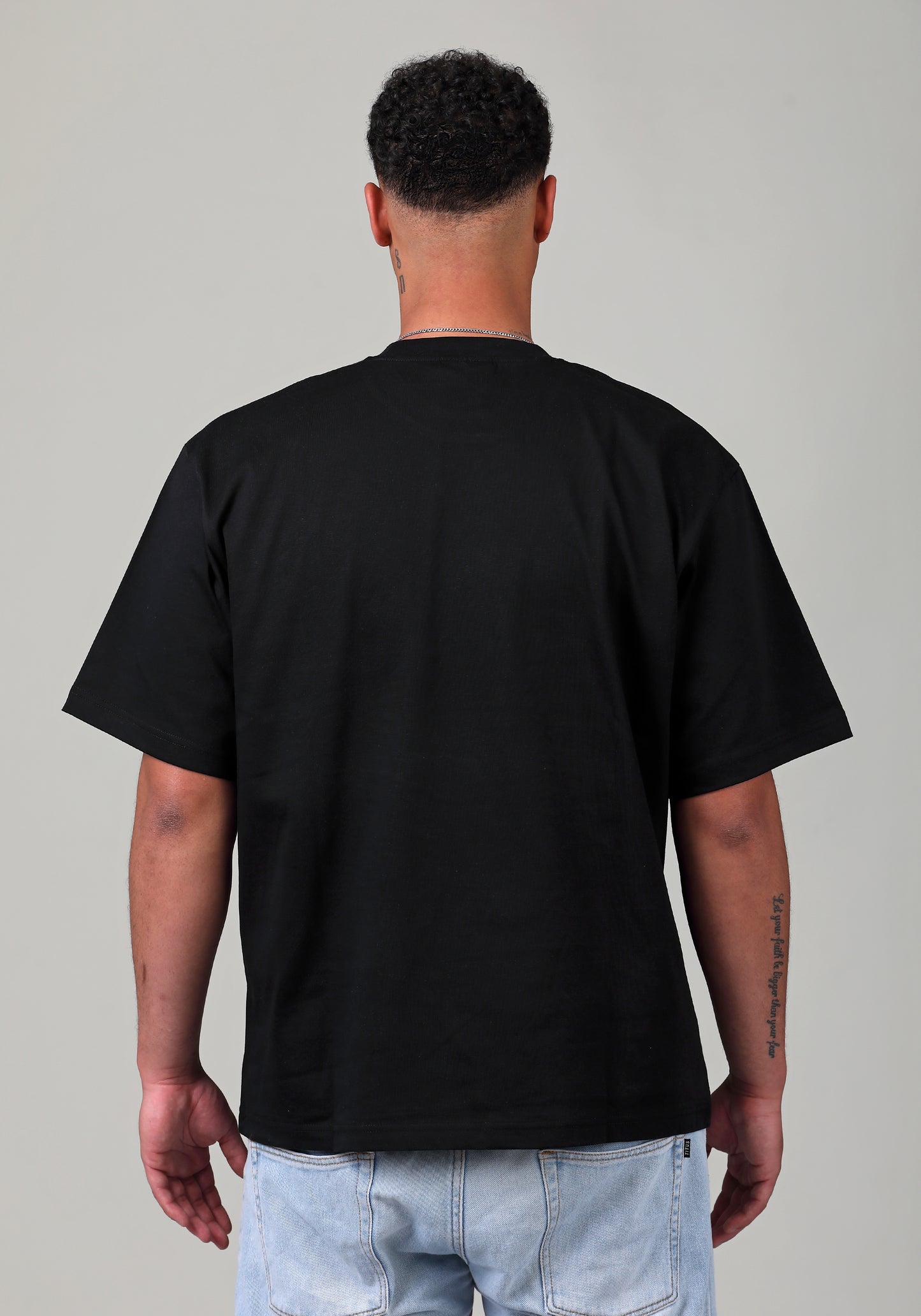 Schwarzes Oversize T-Shirt 100% Baumwolle 