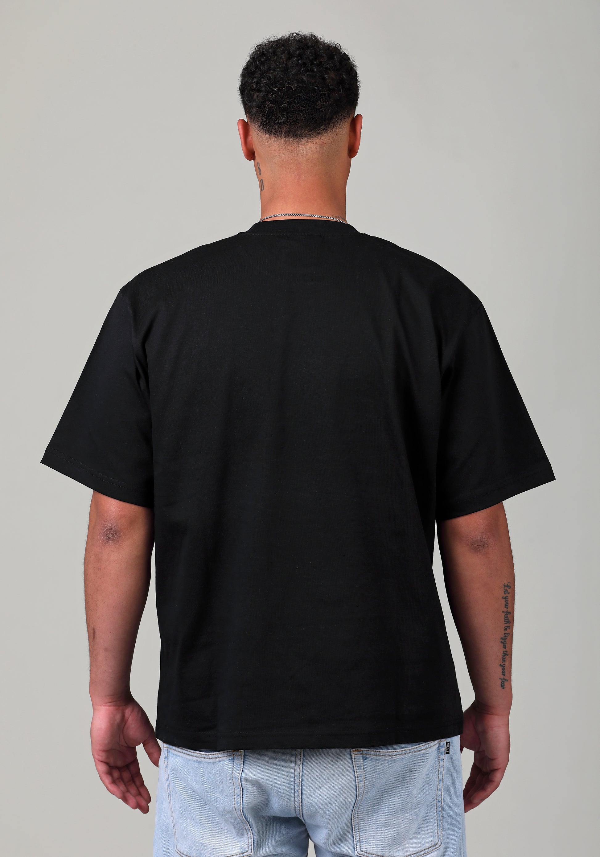 Schwarzes Oversize T-Shirt 100% Baumwolle 